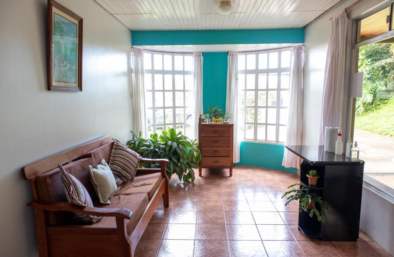 Hostel Bouganvilia Bed And Breakfast San Ramón 外观 照片
