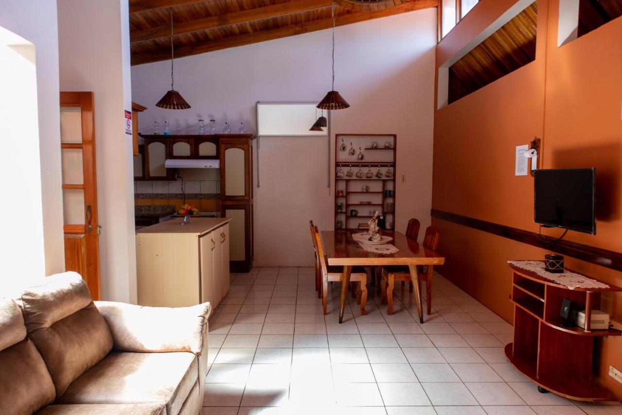Hostel Bouganvilia Bed And Breakfast San Ramón 外观 照片